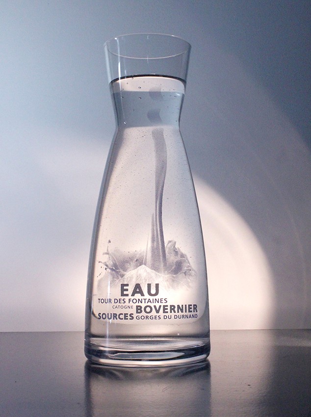 Bovernier_Carafe - Anne Catherine Franzetti atelier de graphisme : logotypes, affiches, édition, signalétique, cartes de visite, prospectus, packaging, valais martigny - cat atelier